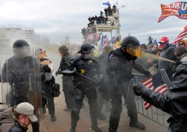 Video: Trump Supporters Stop ‘Antifa’ From Breaking Into Capitol